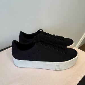 Brand New Steve Madden HOLMES Black Canvas Platform Women's Sneaker - Size 8.5
